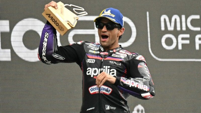 Francijas ″Grand Prix″ krīt arī otrs Markess, uzvaru svin Martins