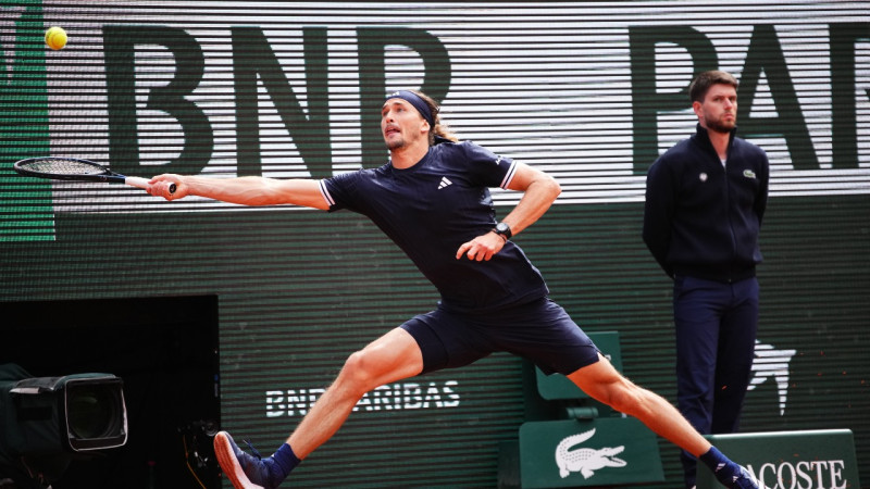 Zverevs apspēlē Menšīku un otro reizi tiek "French Open" finālā