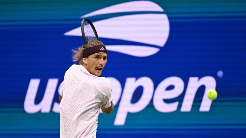 Zverevs iekļūst "US Open" pusfinālā