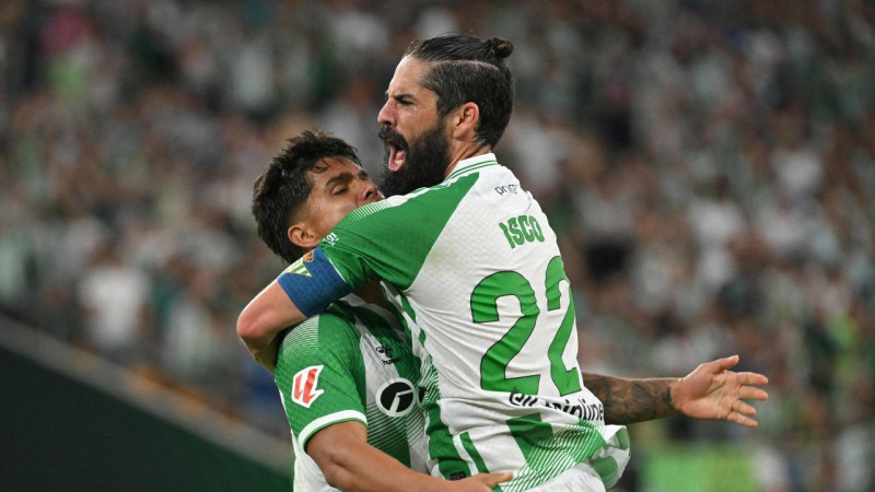 Isko iesit divreiz, ''Betis'' septiņu vārtu mačā nosargā uzvaru un apsteidz ''Real''
